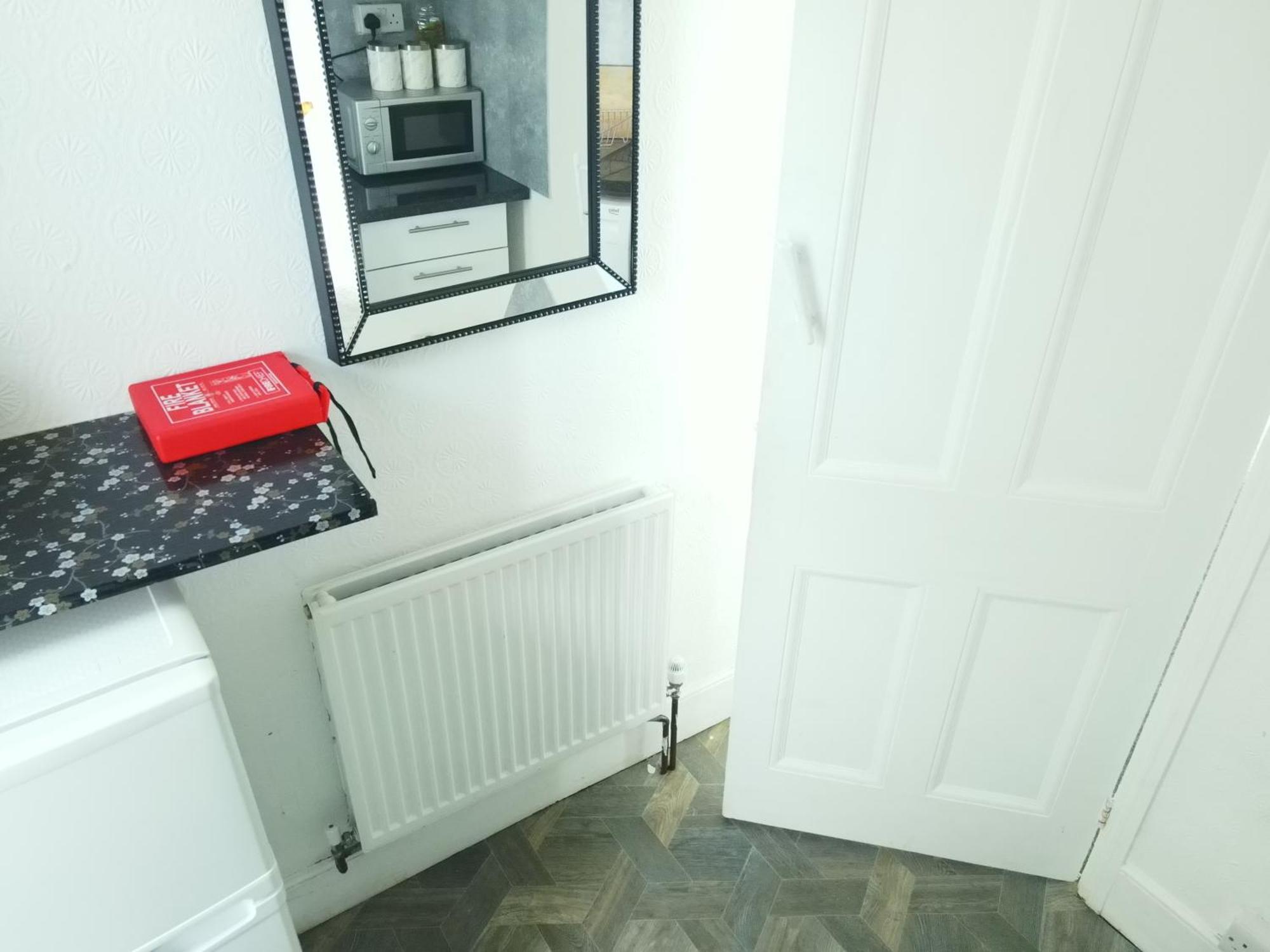 Service Accommodation 2 Bed Room Apartment In Newport South Wales Near Celtic Manor Icc Wales Exterior photo
