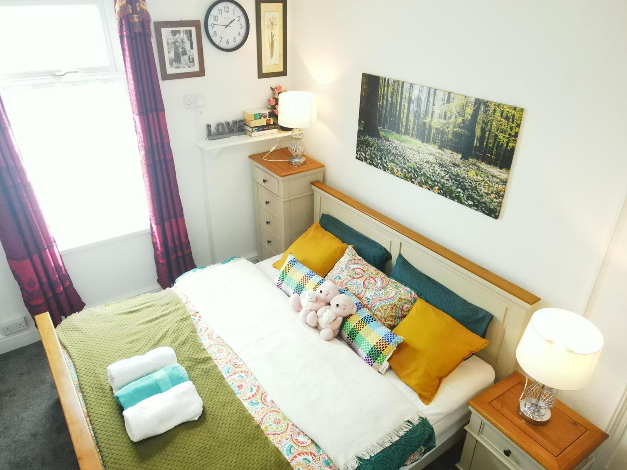 Service Accommodation 2 Bed Room Apartment In Newport South Wales Near Celtic Manor Icc Wales Exterior photo