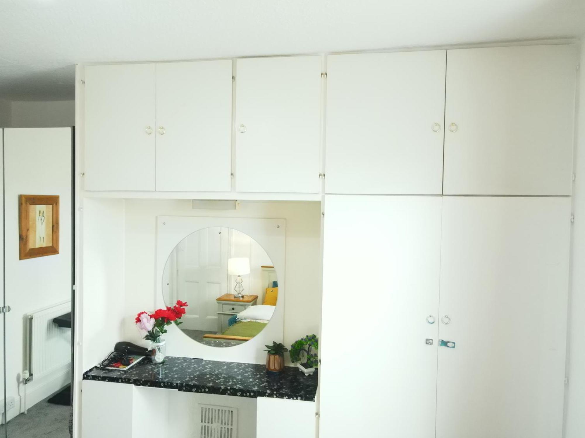 Service Accommodation 2 Bed Room Apartment In Newport South Wales Near Celtic Manor Icc Wales Exterior photo