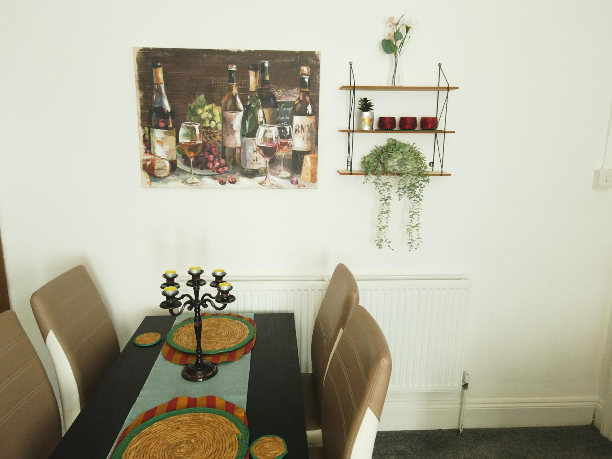 Service Accommodation 2 Bed Room Apartment In Newport South Wales Near Celtic Manor Icc Wales Exterior photo